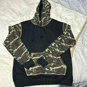 Overdrive size XL hoodie with netted camo look
